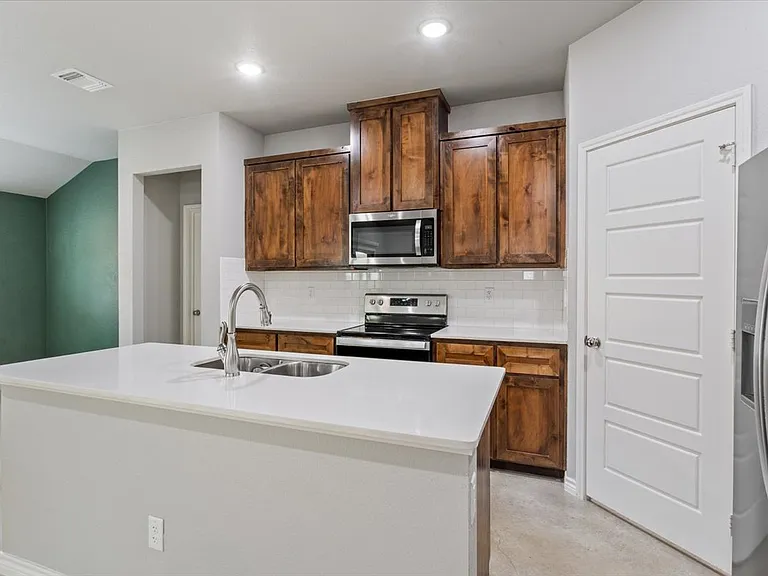 1468 Dryden Ave — Photo 12
