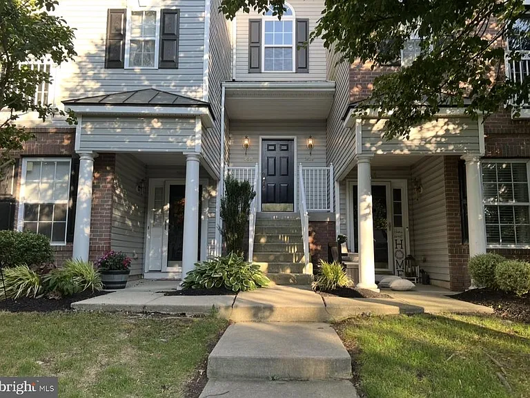 1830 Nathan Dr — Photo 2