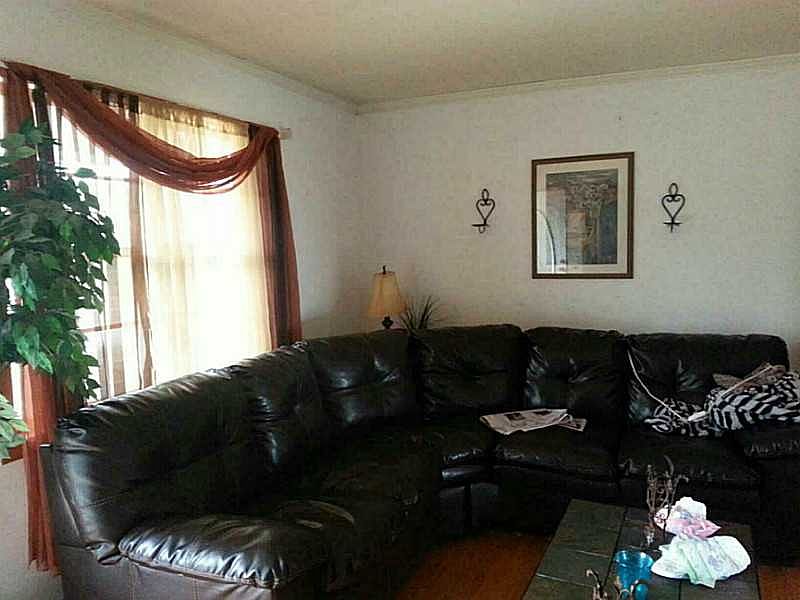 2nd image of 203 S Walnut St