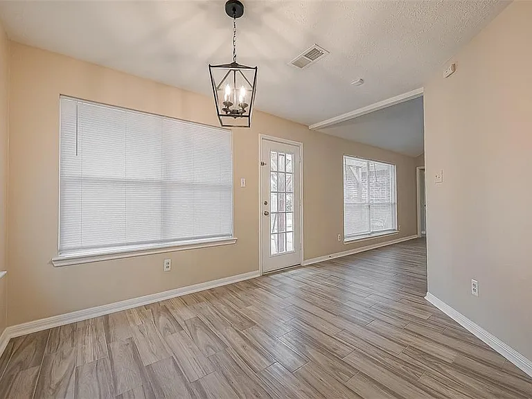 22319 Rangeview Dr — Photo 17