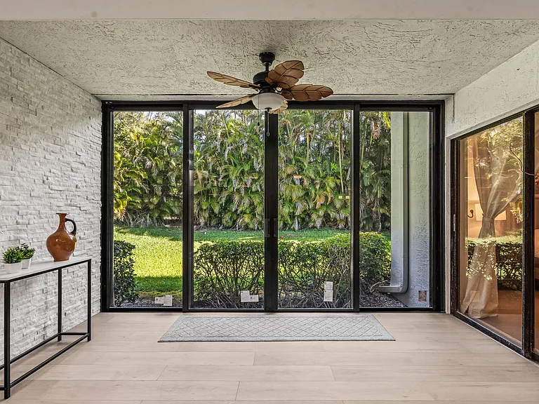 5945 Parkwalk Dr — Photo 17