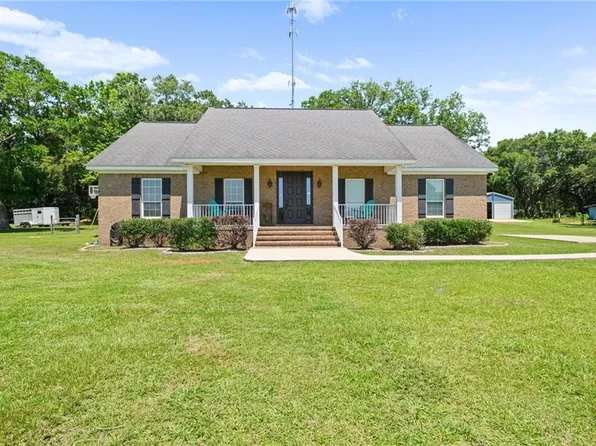6141 Ranch Rd E, Grand Bay, AL 36541