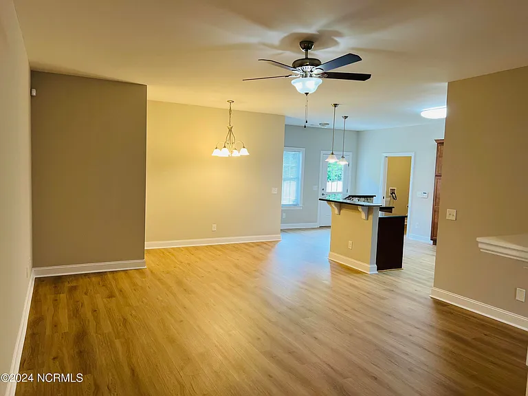 431 Branchwood Dr — Photo 5