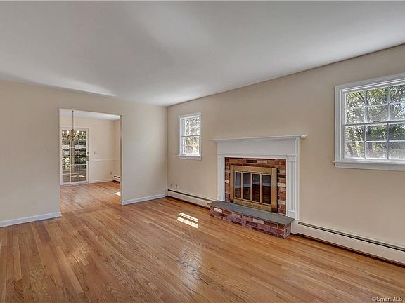 4th image of 15 Mayfield Ter