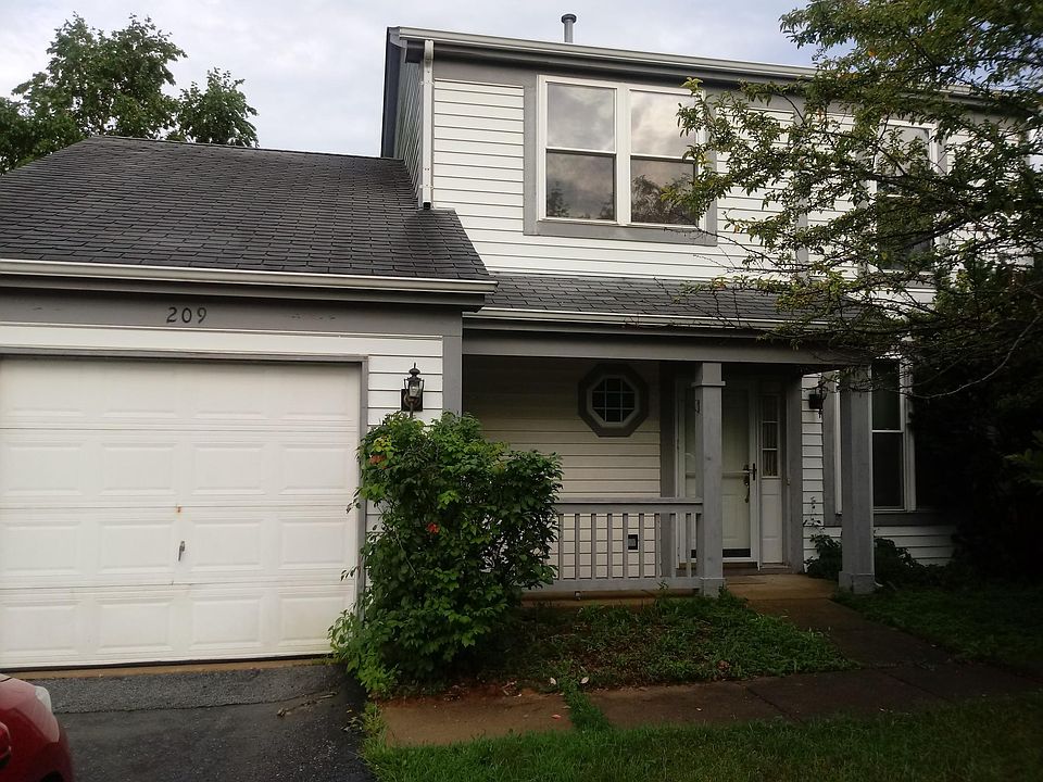 1st image of 209 Pinehurst Dr