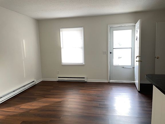 3rd image of 252 S Elm St #Ae6411981
