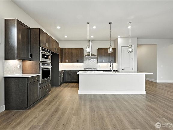 5th image of 14812 206th Avenue E #2555