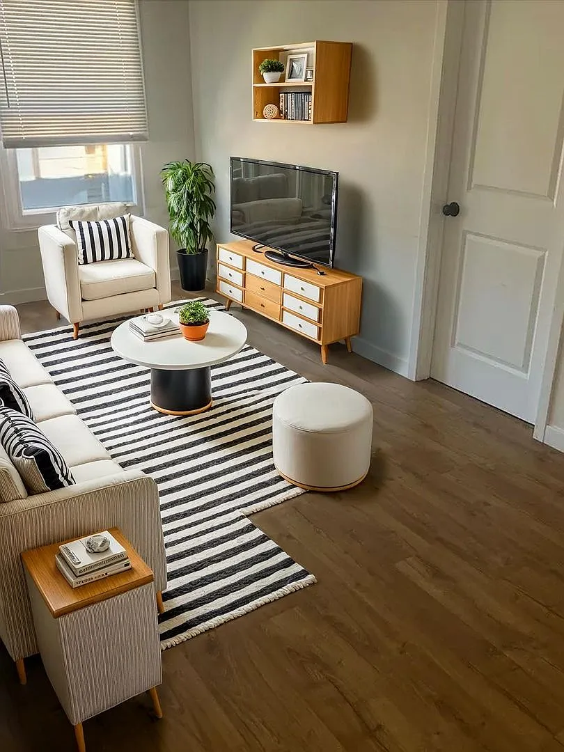 Comfort and Convenience in Lincoln Heights at 2431 Sichel Street — Photo 1