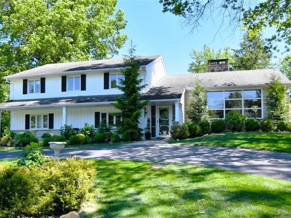 29926 Gates Mills Blvd, Pepper Pike, OH 44124