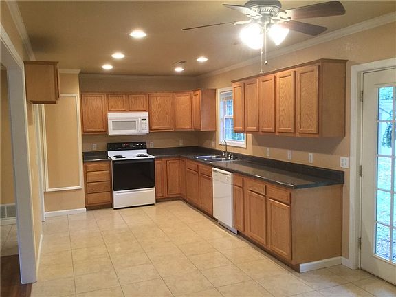 3rd image of 2101 Westwood Ave