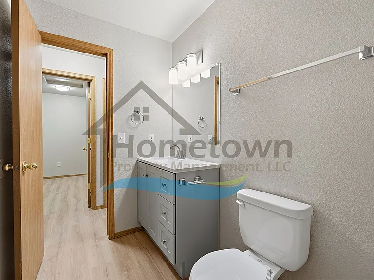 703 N Compton St — Photo 49