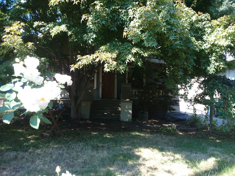 2nd image of 2602 NE 65th St