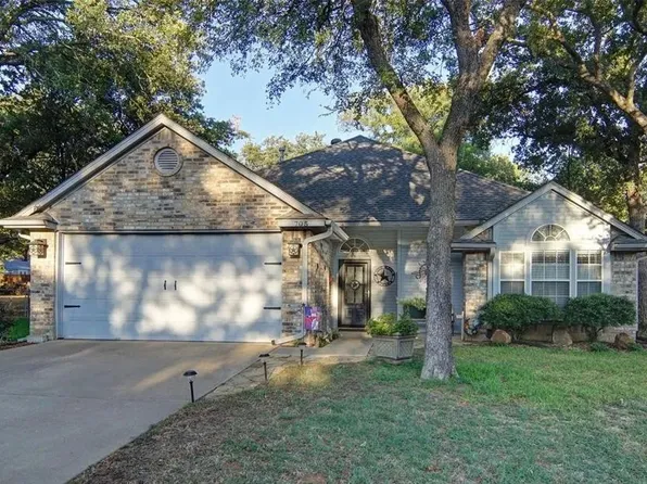 705 Mesquite St, Mineral Wells, TX 76067