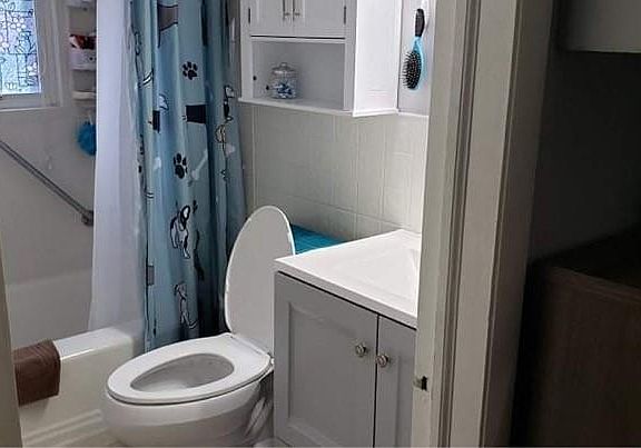 3rd image of 28048 Groveland St #1