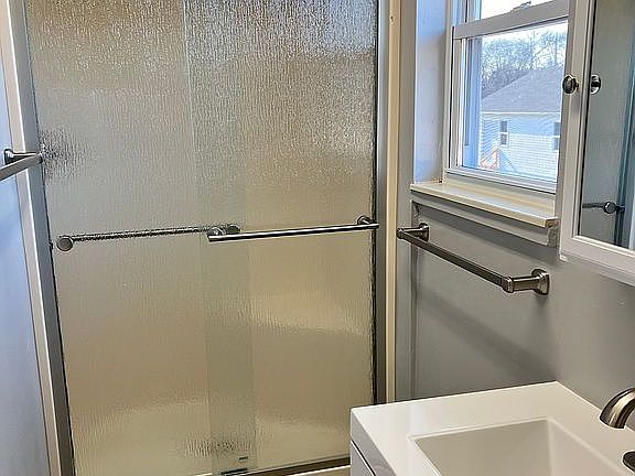 Bathroom – 11‘ x 4‘