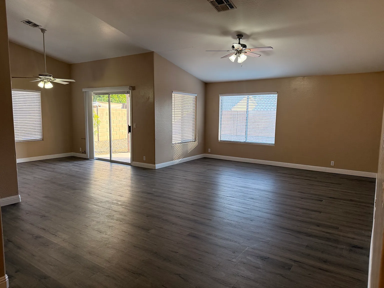 4 bed, 1722 sqft, $2,600 — Photo 3