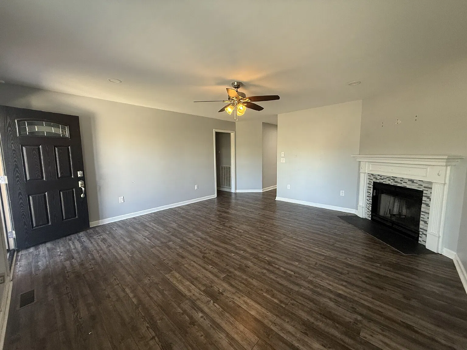 3 bed, 3.0 bath, 1792 sqft, $2,350 — Photo 3