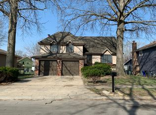 1413 S Tomahawk Ln, Olathe, KS 66062