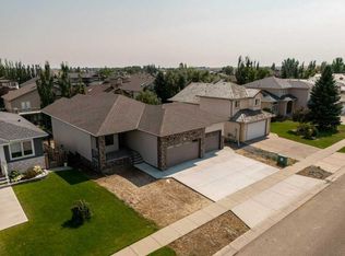 1027 Canyon Blvd W, Lethbridge, AB T1K7V4