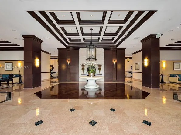 3598 Yacht Club Dr APT 702, Aventura, FL 33180