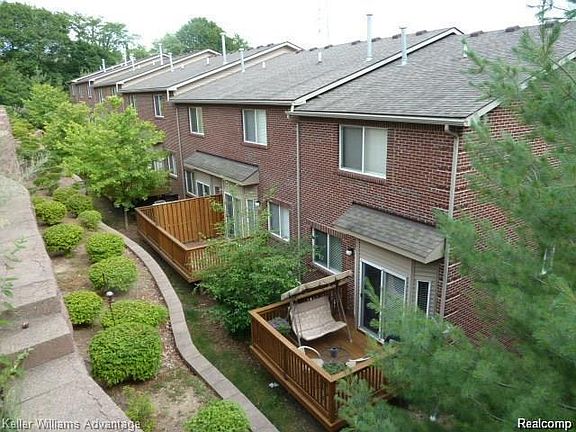 3rd image of 42480 Corlina Dr #9