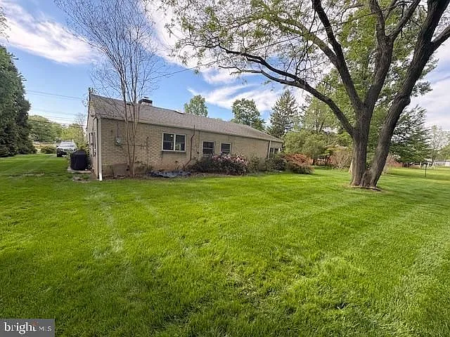 1408 N Wales Rd — Photo 4