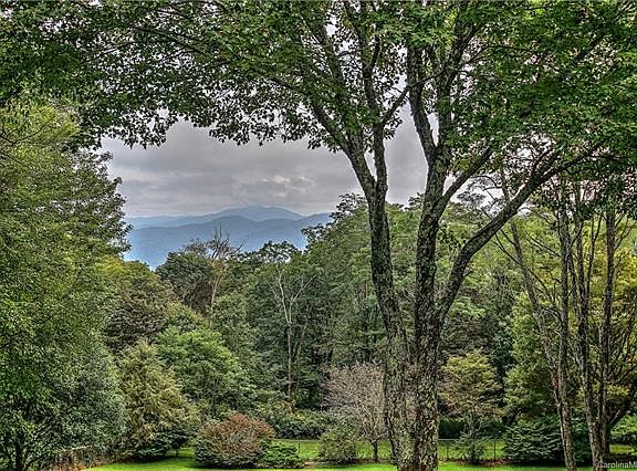 3rd image of 80 Eagle View Cir