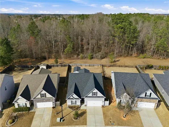 88 Thomaston St, Newnan, GA 30263