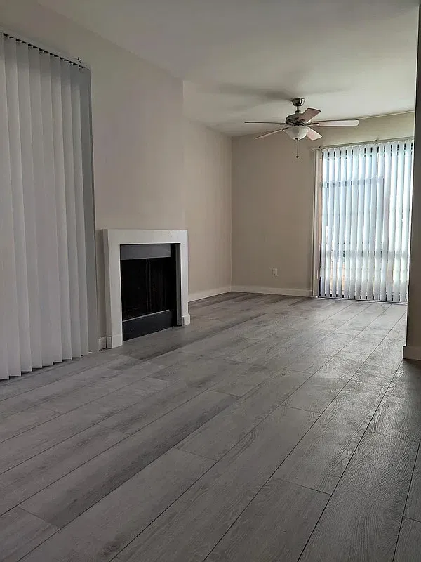 2 bed, 2.0 bath, 1135 sqft, $1,858 — Photo 2