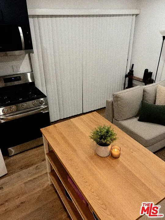 1 bed, 1.0 bath, $1,995 — Photo 3