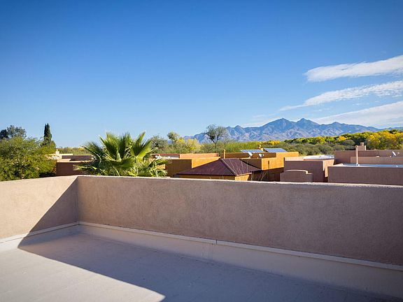 4th image of 241 Market Cir