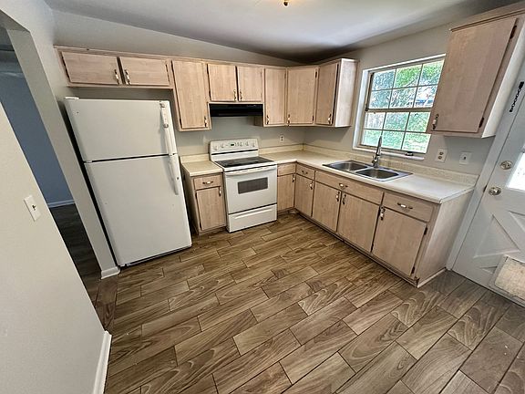 4th image of 3979 Meek Dr