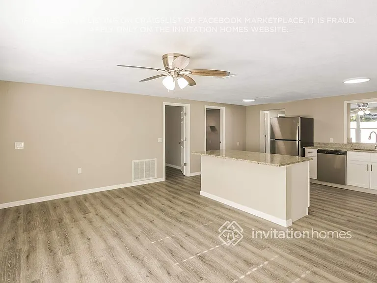 10821 Manchester Rd — Photo 5