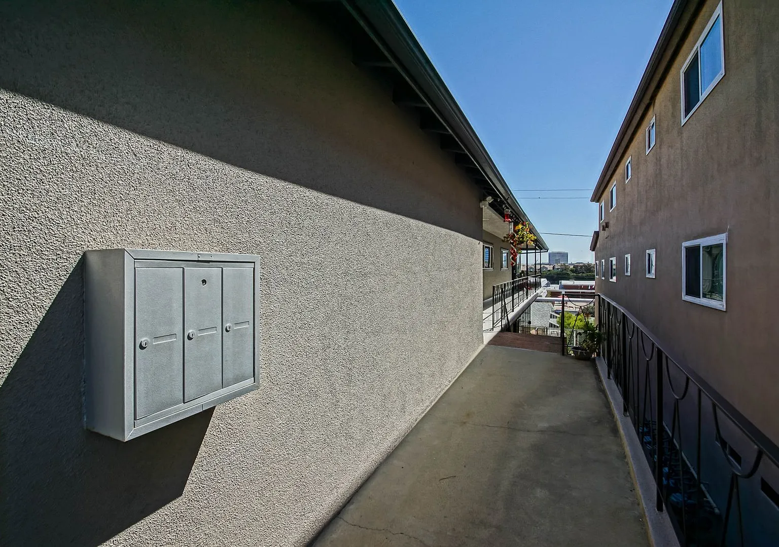 330 Bungalow Dr. — Photo 2