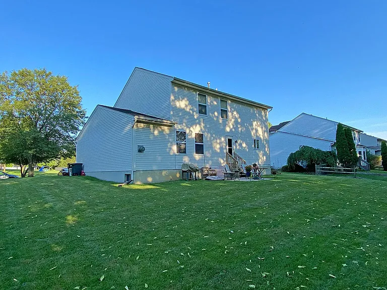 85 W Waterbury Dr — Photo 22