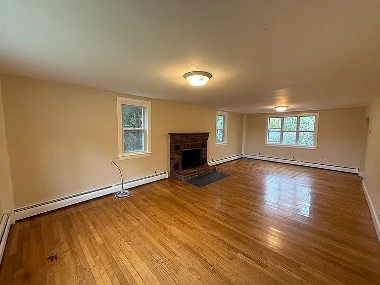 84 Emerald Rd #1 — Photo 9