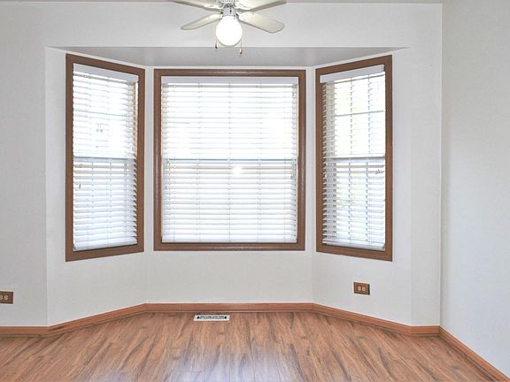 5th image of 1468 Garnet Cir