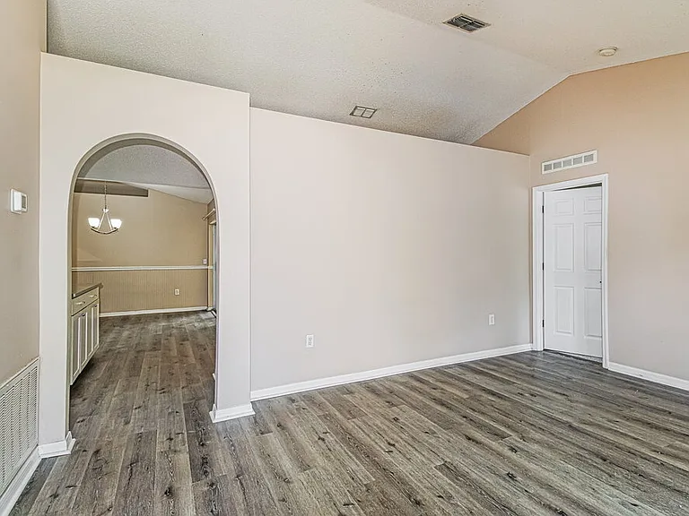 14017 Tudor St — Photo 4