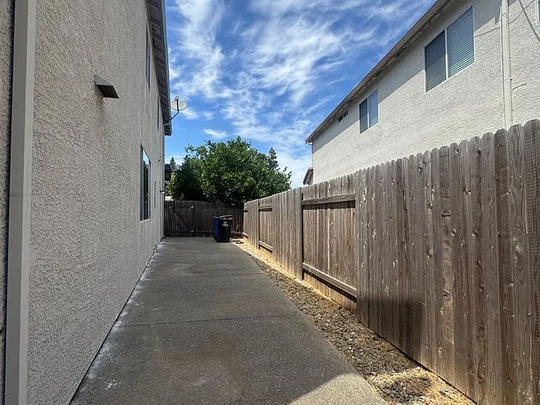 5418 Moonlight Way — Photo 13