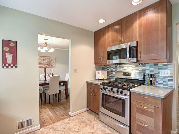 3rd image of 3506 Country Hill Dr