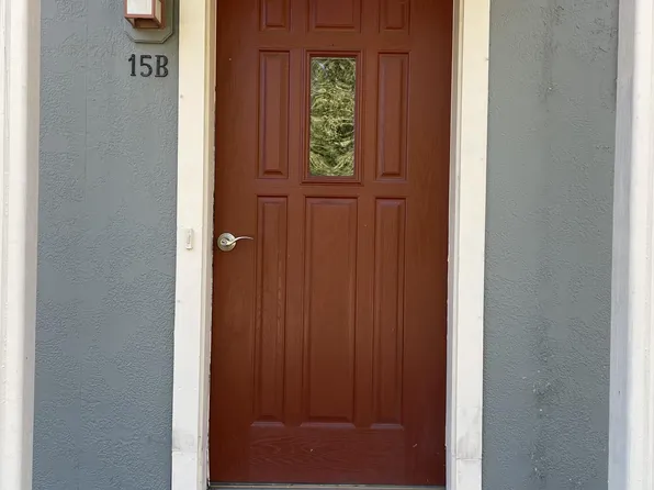 15 Pitchforth Dr #B, Kennebunkport, ME 04046