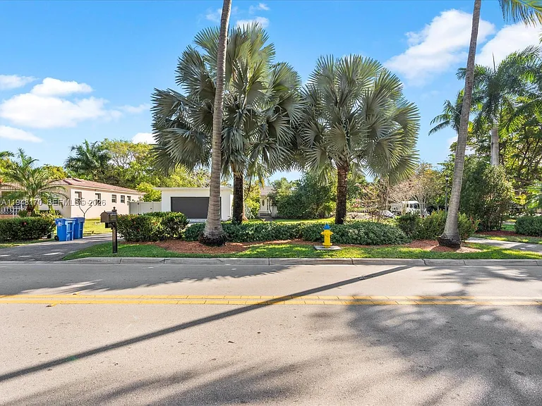 201 Golden Beach Dr — Photo 34