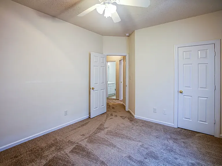 Hunter's Park Apartments — Photo 28