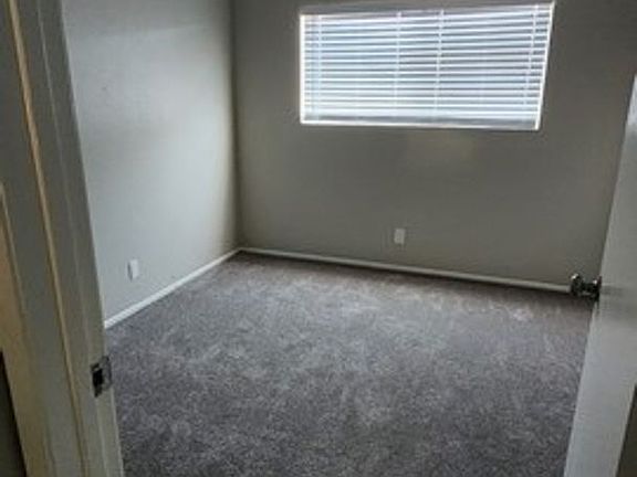 4th image of 17001 Walnut Ct