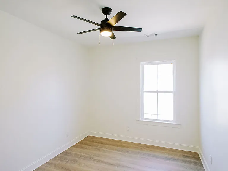 832 E Anderson St #B — Photo 6