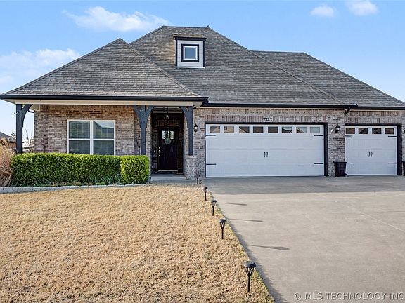 3rd image of 7323 E Oak Ridge St