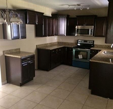 4th image of 1127 N Lake Ave