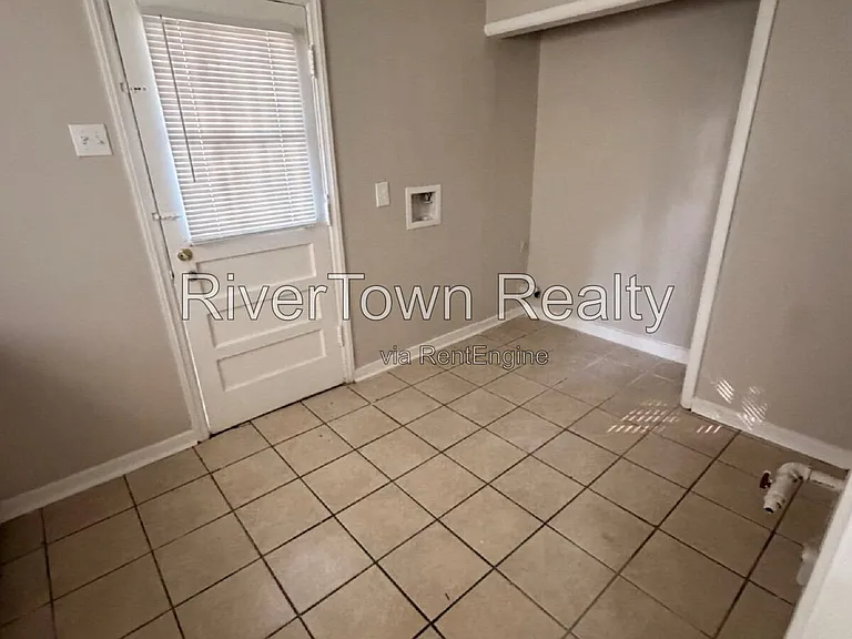 3751 S Barron Cir — Photo 4