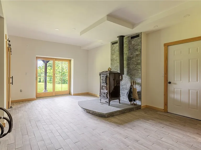 292 Van Ettan Rd — Photo 41