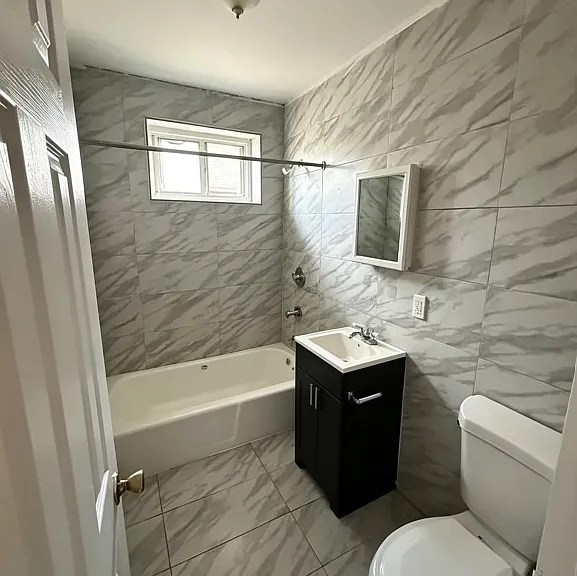 342 Roseville Ave #C05 — Photo 2